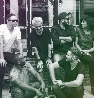 Arkadaşlar birlikte sakin