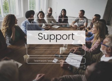 iş toplantısında çok ırklı insanlar