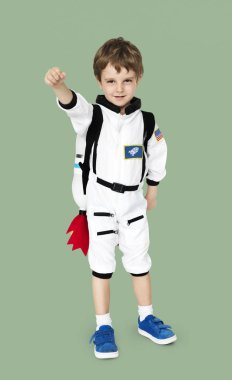 astronot kostüm jetpack ile çocuk