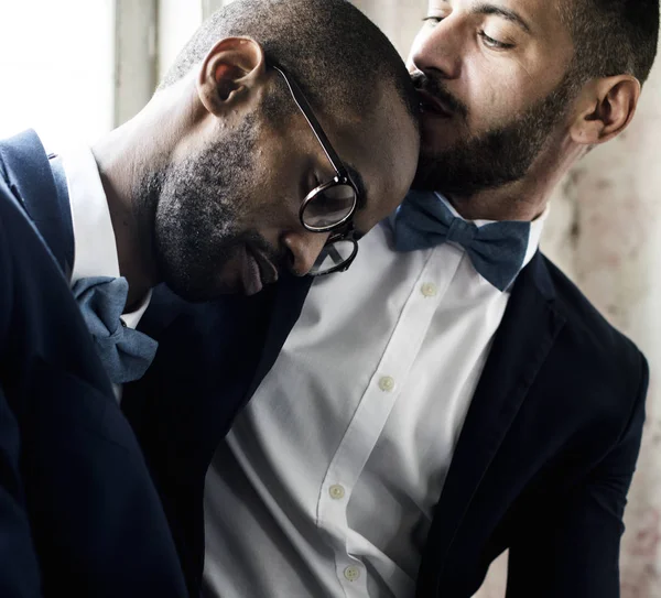 Aşık eşcinsel çift 