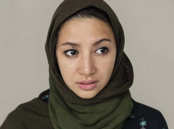 Kvinna som bär hijab — Stockfoto