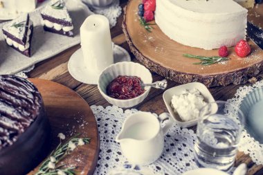 kek çilek Çilek ile