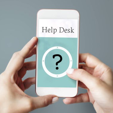 Elinde insan holding cep telefonu 