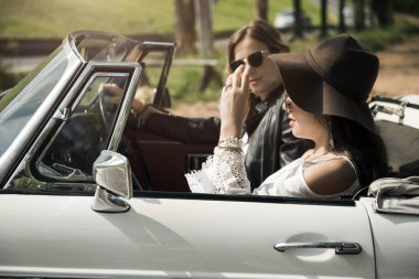 Kadınlar araba kullanmak