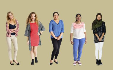 Kızlar bir satırda daimi 