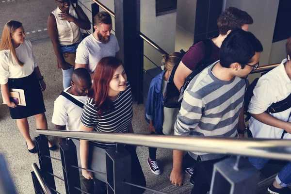 People talking and discussion ideas — Stock Photo, Image