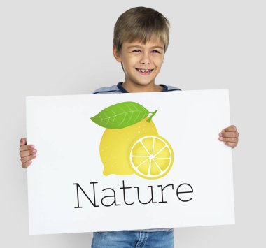 Çocuk holding afiş