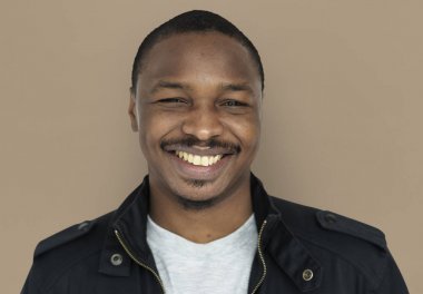 Afrikalı erkek gülümseyen