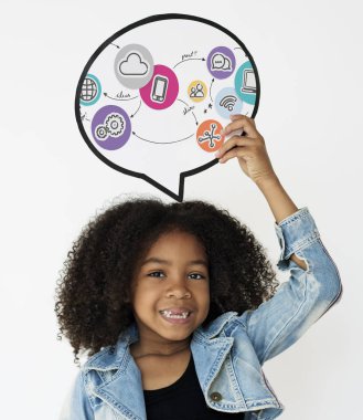 Kız holding genel gider konuşma balonu