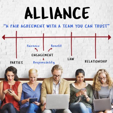 Dijital aygıtlar kullanan insanlar