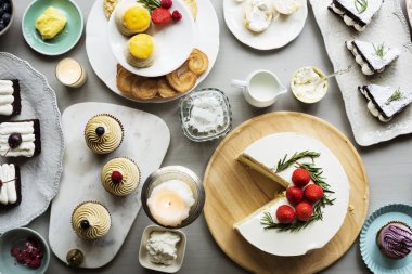 kek çilek Çilek ile