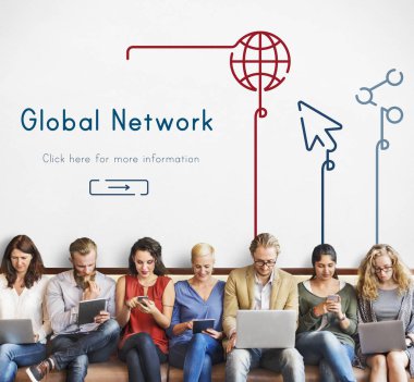 Dijital aygıtlar kullanan insanlar