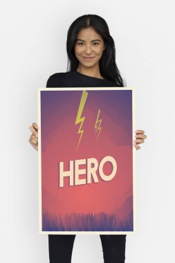 kadın holding tasarlamak