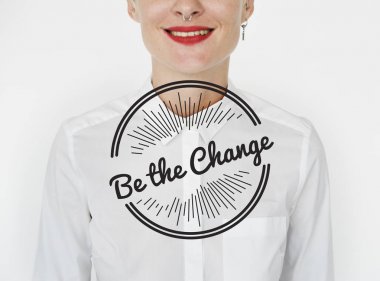 dudaklarında kırmızı lipstic kadınla