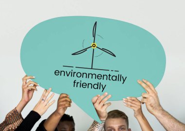 konuşma balonu tutan insanlar 