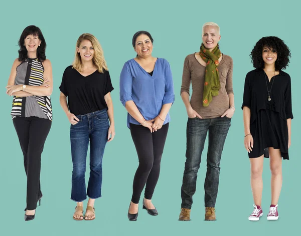 Lächelnde Frauen im Atelier — Stockfoto