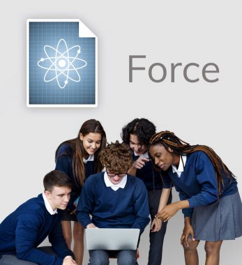 Öğrenciler usging dizüstü bilgisayar