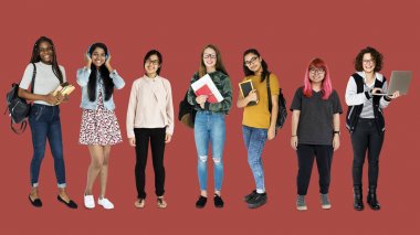 Studio farklı kişi