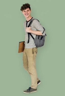sırt çantası ile erkek öğrenci