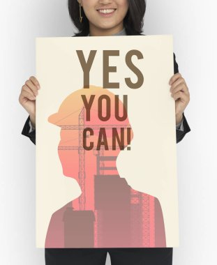 Motivasyonel afiş tutan kadın