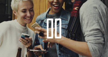 Grup kız telefonları tarafından bağlı