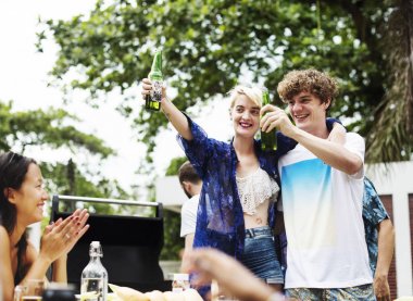 arkadaşlarım birlikte içme