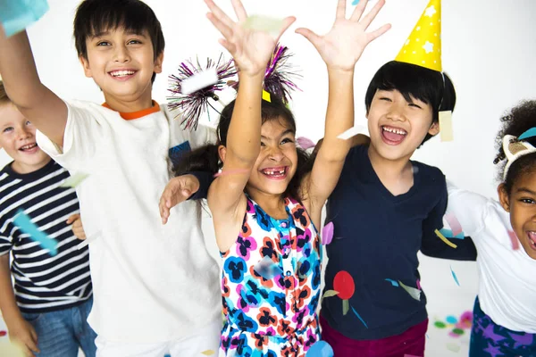 Bedårande barn har fest — Stockfoto