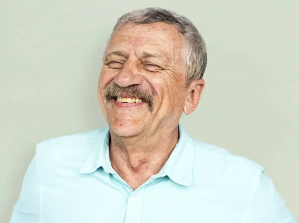 Homem com bigode sorrindo — Fotografia de Stock