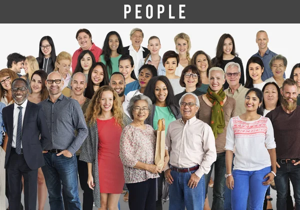 Vielfalt Menschen, die zusammenstehen — Stockfoto