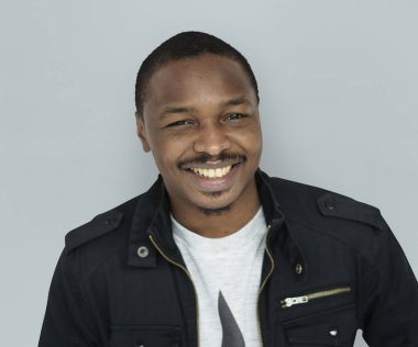 Afrikalı erkek gülümseyen