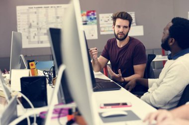 çalışan iş adamları 