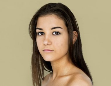 Kadın bakan yüzü ile