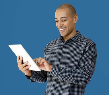 Dijital tablet tutan adam