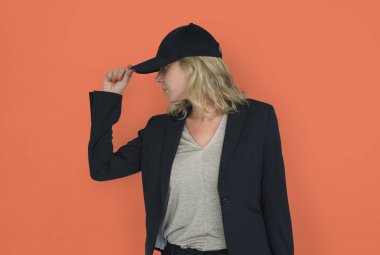 iş kadın giyiyor kap