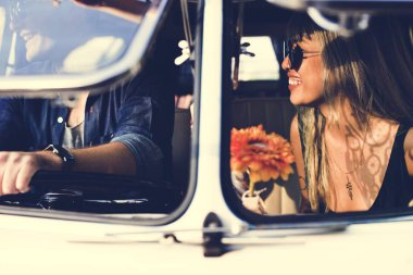  Arkadaşlar seyahat yolculuğa