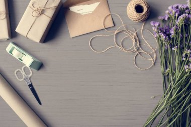 çiçekli tasarım alanı