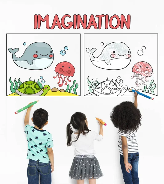 Niños dibujo en la pared —  Fotos de Stock