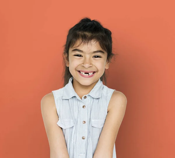 Chica sonriendo sin dientes — Foto de Stock