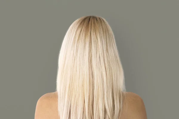 Zobacz blond kobieta tył — Zdjęcie stockowe