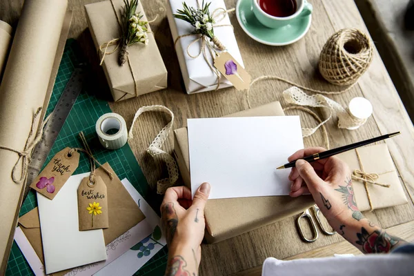 Manos signos tarjeta de felicitación —  Fotos de Stock