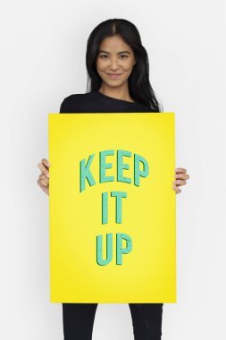 kadın holding tasarlamak