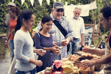 İnsanlar Hiolding reçel test ekmek 