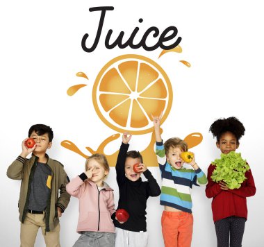 Sebze ile küçük çocuk