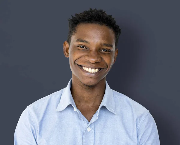 Sorridente homem africano — Fotografia de Stock
