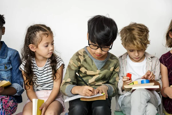 Niños preescolares adorables — Foto de Stock