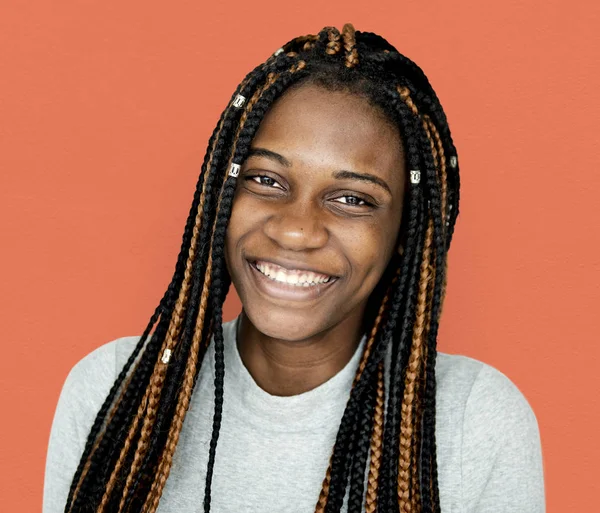 Lachende meisje met dreadlocks — Stockfoto