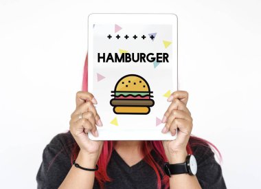 Dijital Tablet ile yüz kapsayan kadın