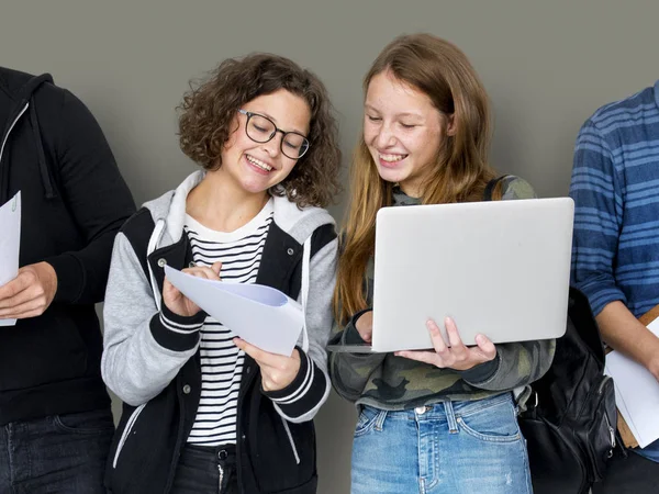 Students Using Digital Devices — Stock Photo, Image