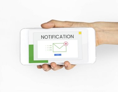 Kişi holding smartphone. 