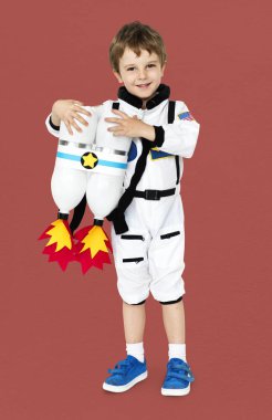 astronot kostüm jetpack ile çocuk